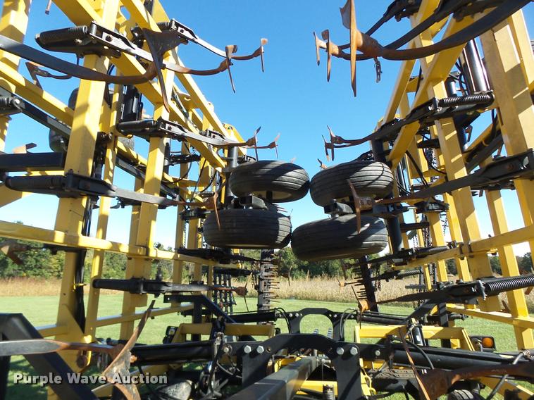 image for item K5671 Landoll 9800 field cultivator