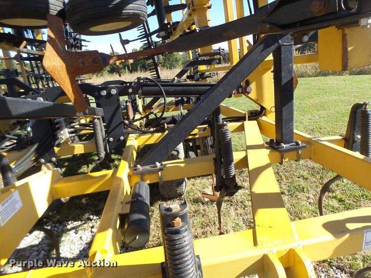 image for item K5671 Landoll 9800 field cultivator