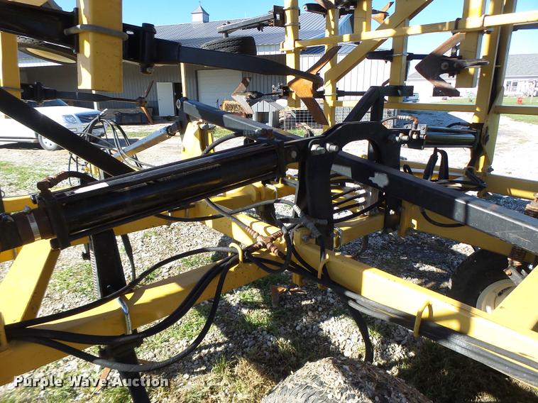 image for item K5671 Landoll 9800 field cultivator