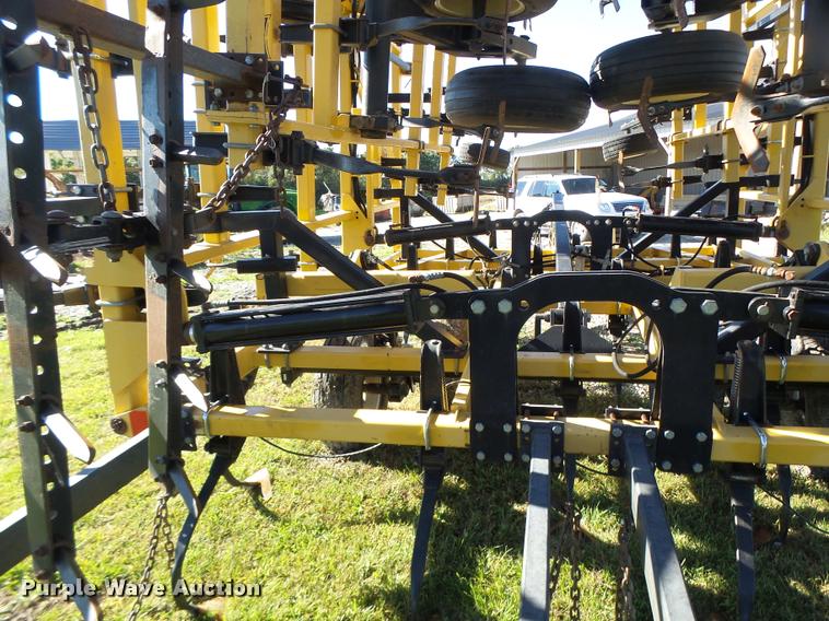 image for item K5671 Landoll 9800 field cultivator