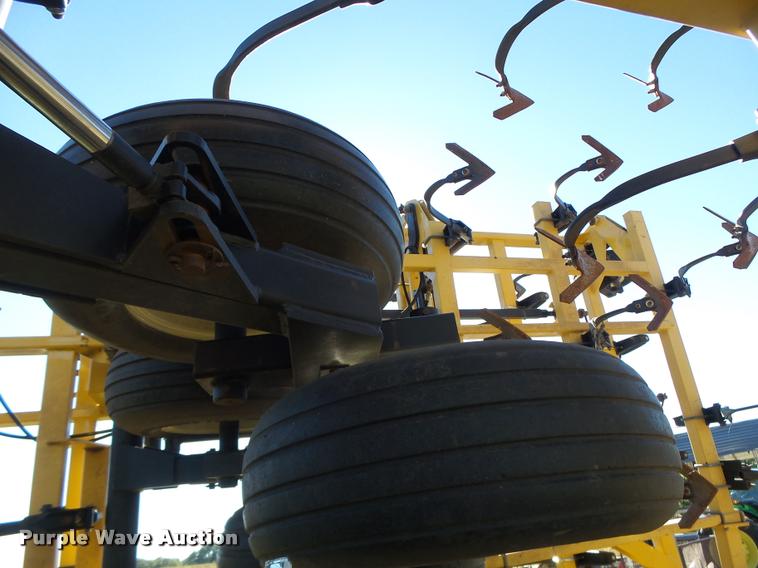 image for item K5671 Landoll 9800 field cultivator