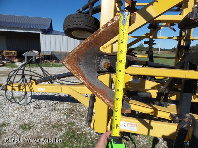 image for item K5671 Landoll 9800 field cultivator