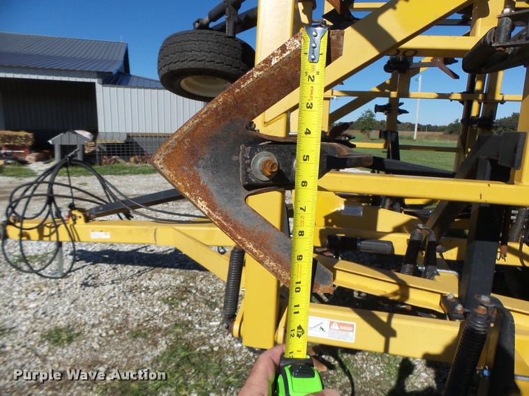 image for item K5671 Landoll 9800 field cultivator