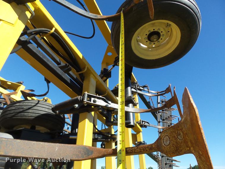 image for item K5671 Landoll 9800 field cultivator