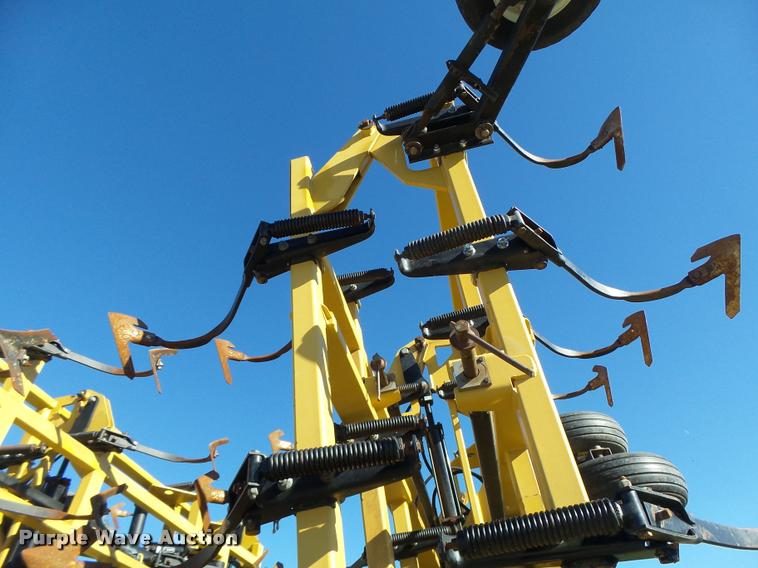 image for item K5671 Landoll 9800 field cultivator