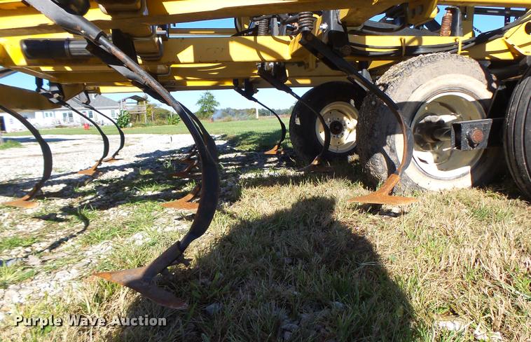 image for item K5671 Landoll 9800 field cultivator