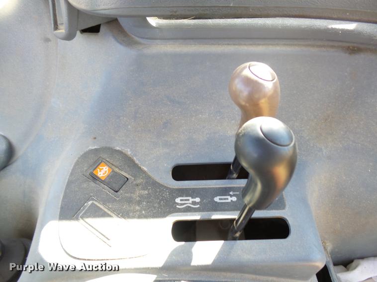 image for item L3353 1999 New Holland TS100 tractor