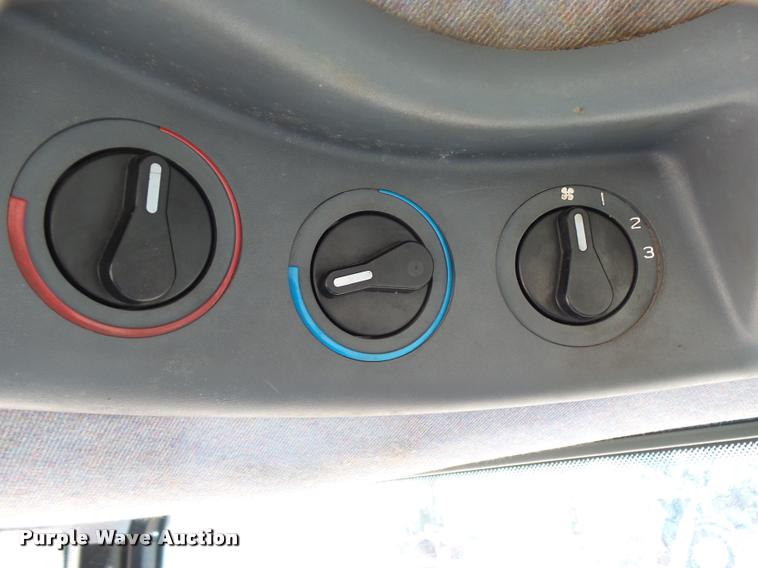 image for item L3353 1999 New Holland TS100 tractor