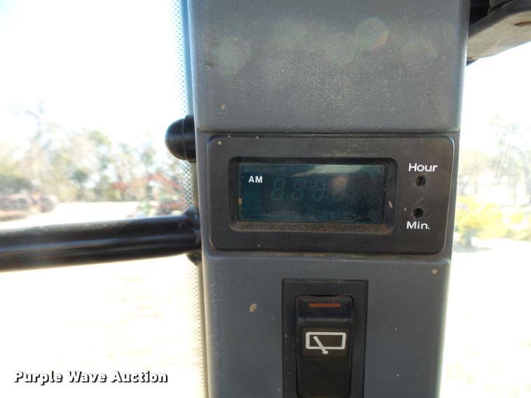 image for item L3353 1999 New Holland TS100 tractor