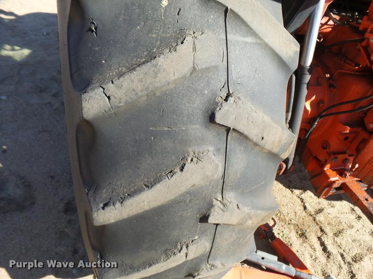 image for item L3353 1999 New Holland TS100 tractor