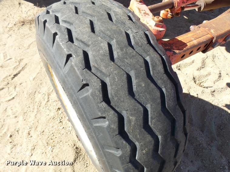 image for item L3353 1999 New Holland TS100 tractor