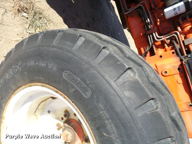 image for item L3353 1999 New Holland TS100 tractor