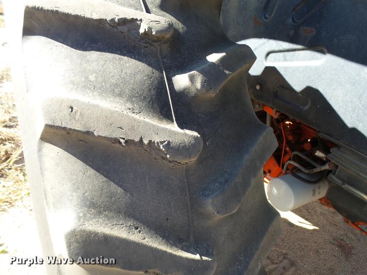 image for item L3353 1999 New Holland TS100 tractor