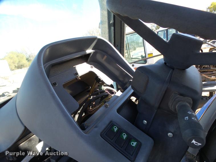 image for item L3355 2002 New Holland TS100 tractor