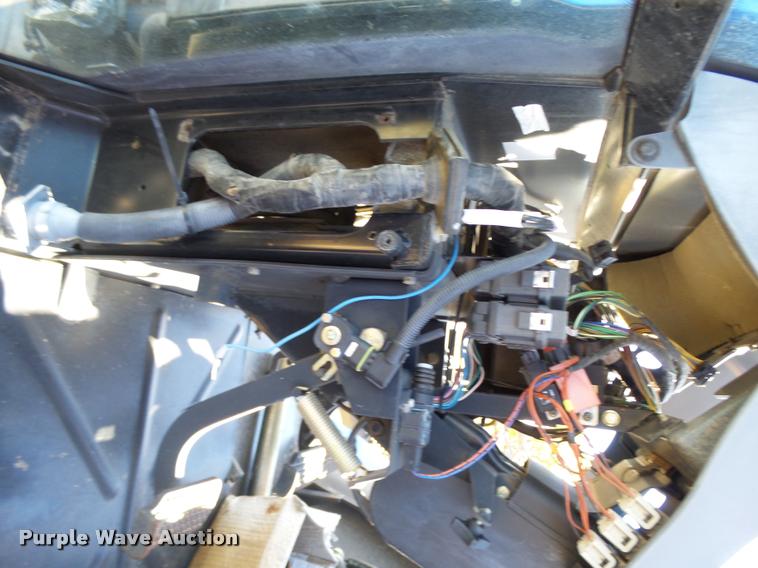 image for item L3355 2002 New Holland TS100 tractor