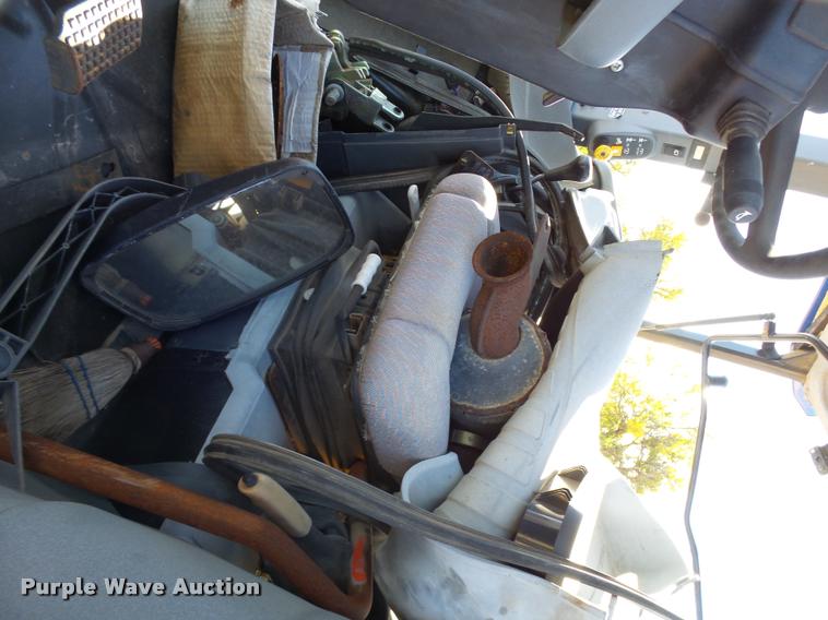 image for item L3355 2002 New Holland TS100 tractor