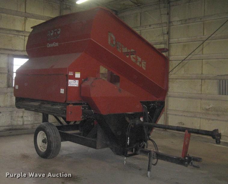image for item L3898 DewEze Rotoslicer bale processor