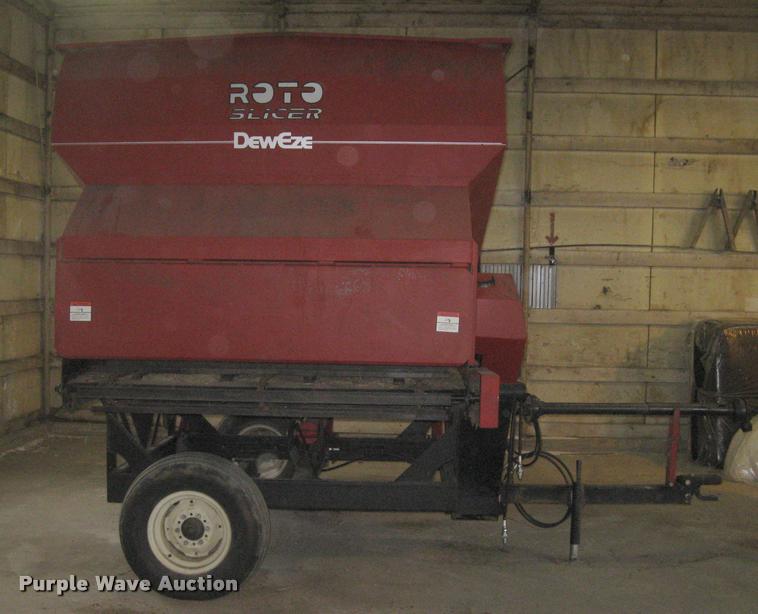 image for item L3898 DewEze Rotoslicer bale processor