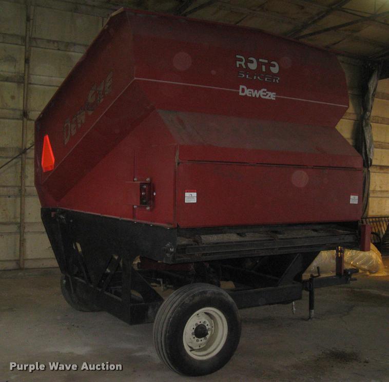 image for item L3898 DewEze Rotoslicer bale processor