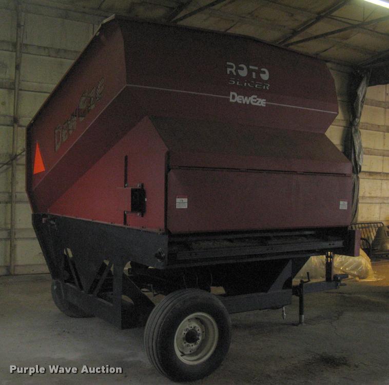 image for item L3898 DewEze Rotoslicer bale processor
