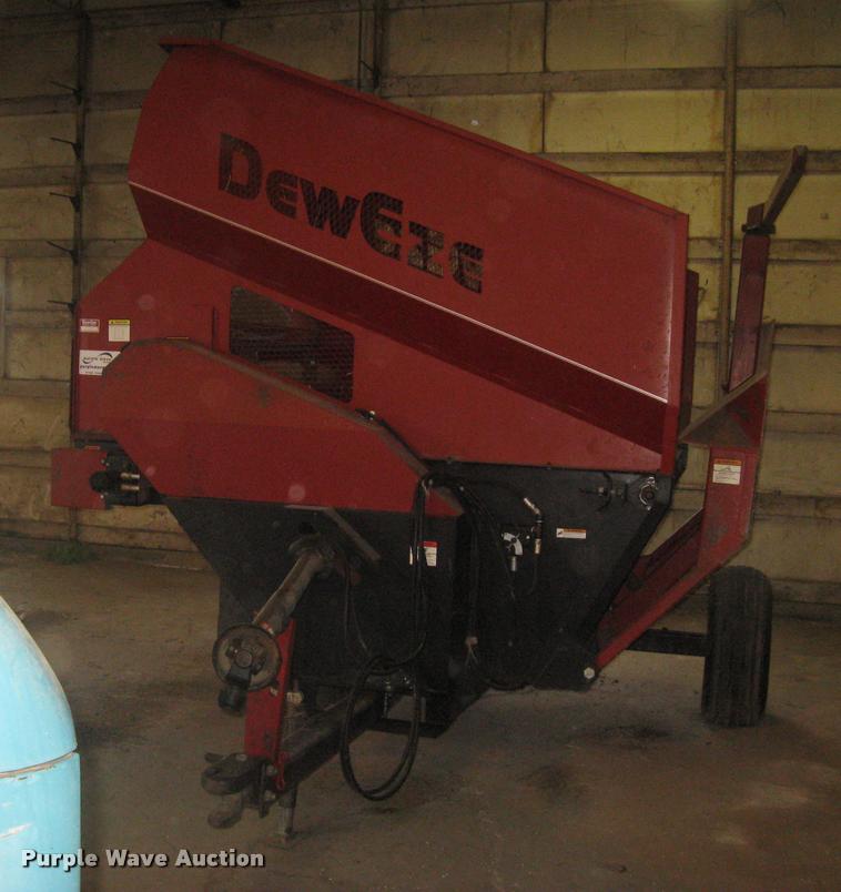 image for item L3898 DewEze Rotoslicer bale processor