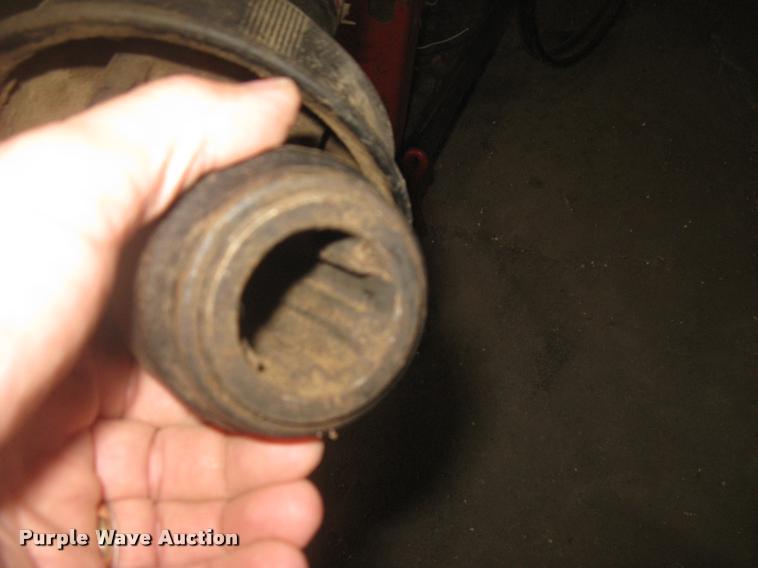 image for item L3898 DewEze Rotoslicer bale processor