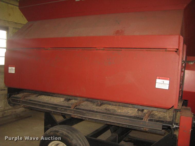 image for item L3898 DewEze Rotoslicer bale processor