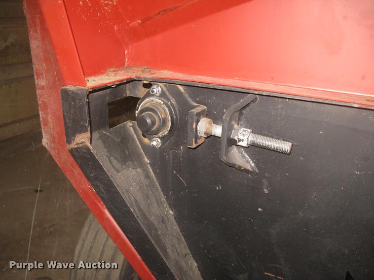 image for item L3898 DewEze Rotoslicer bale processor