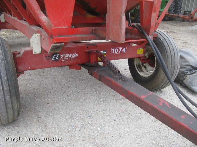 image for item L3899 Unverferth 375 grain wagon