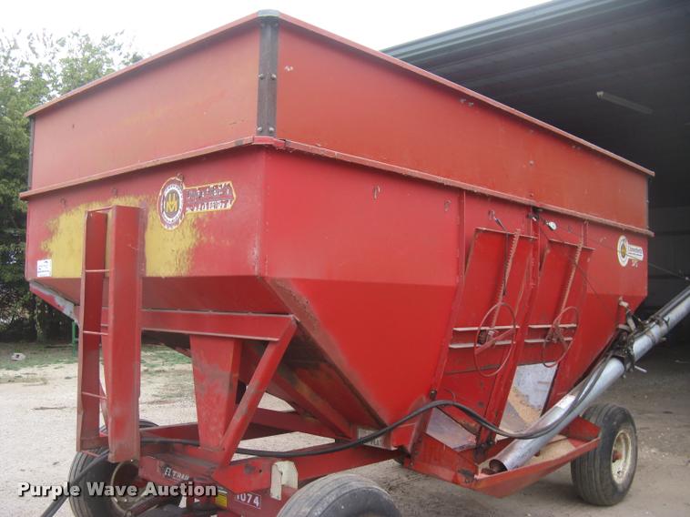 image for item L3899 Unverferth 375 grain wagon