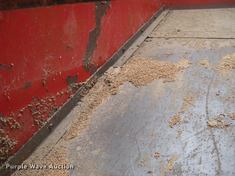 image for item L3899 Unverferth 375 grain wagon