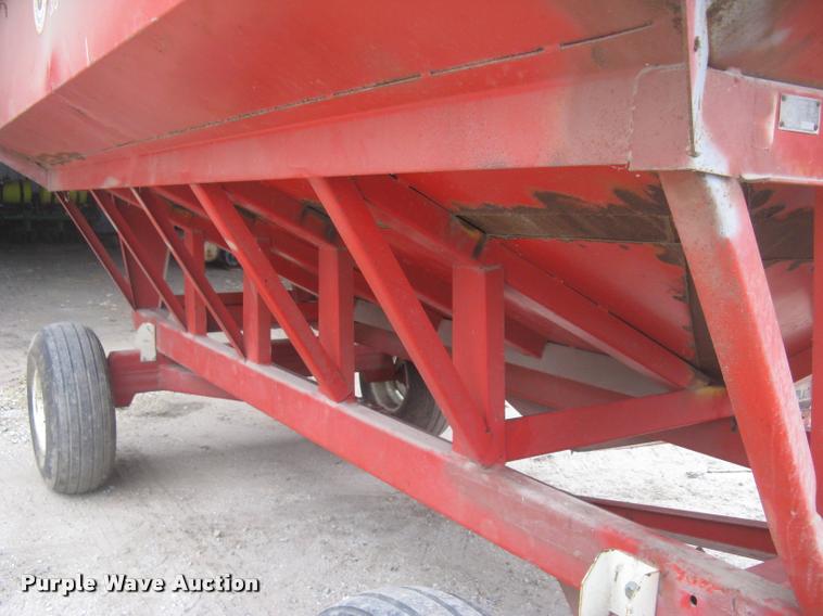 image for item L3899 Unverferth 375 grain wagon