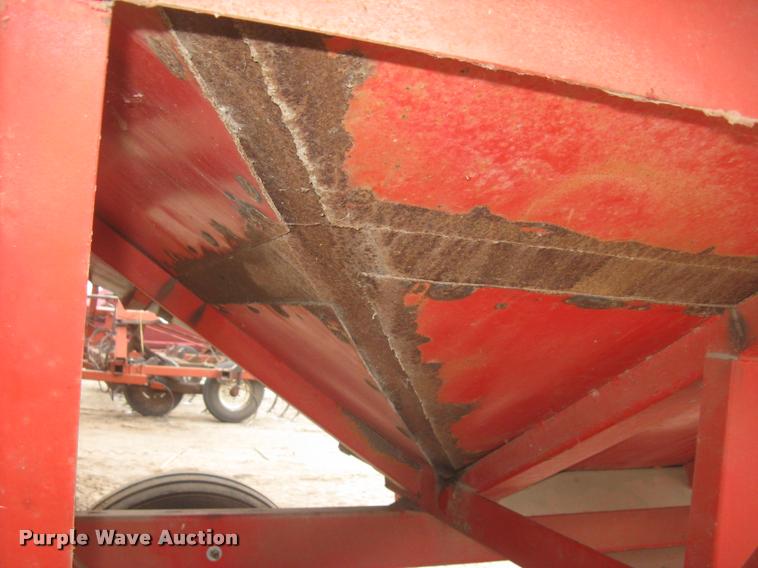 image for item L3899 Unverferth 375 grain wagon