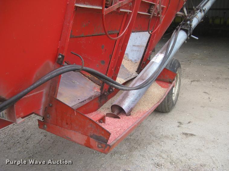 image for item L3899 Unverferth 375 grain wagon