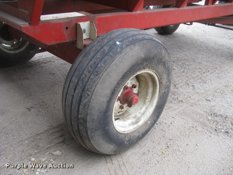 image for item L3899 Unverferth 375 grain wagon