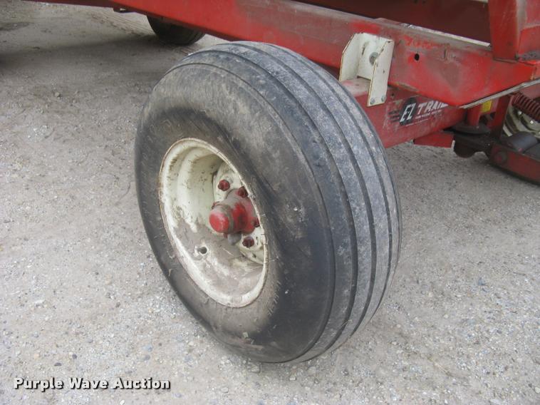 image for item L3899 Unverferth 375 grain wagon