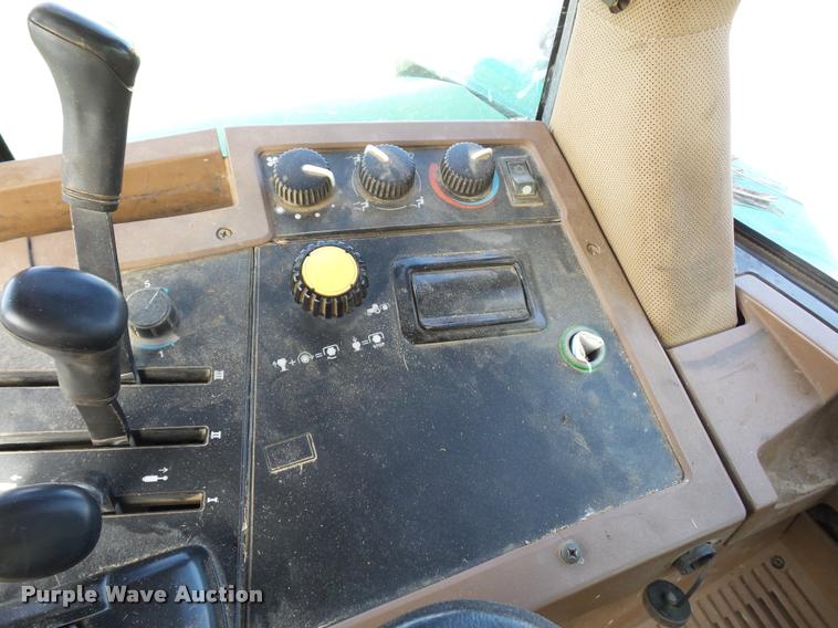 image for item L4371 1994 John Deere 7400 MFWD tractor