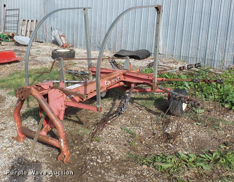 image for item L4372 Tonutti RW90-9 hay rake