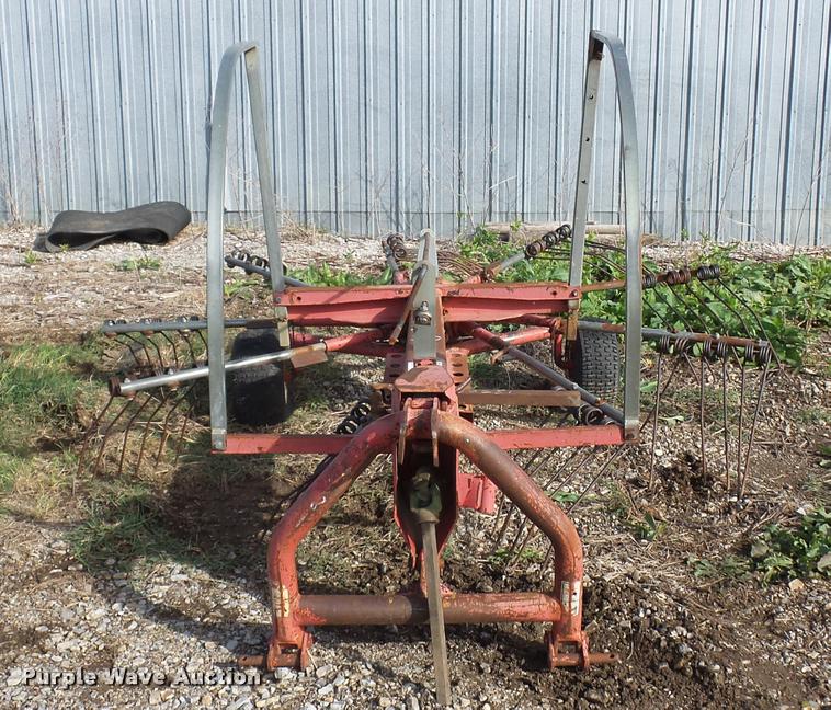 image for item L4372 Tonutti RW90-9 hay rake