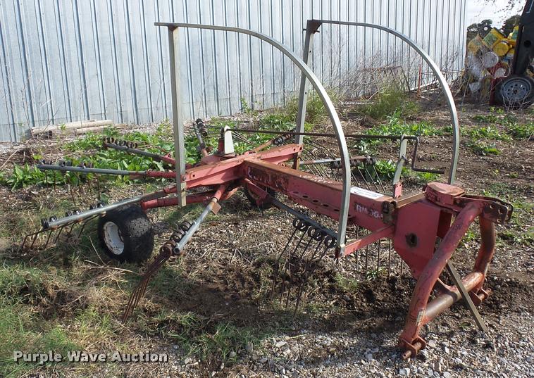 image for item L4372 Tonutti RW90-9 hay rake
