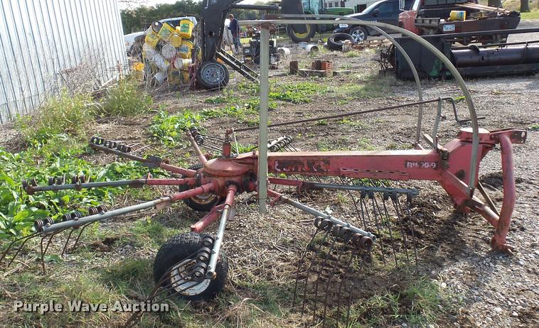 image for item L4372 Tonutti RW90-9 hay rake