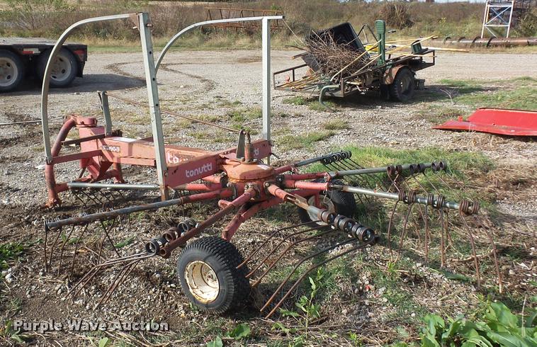 image for item L4372 Tonutti RW90-9 hay rake