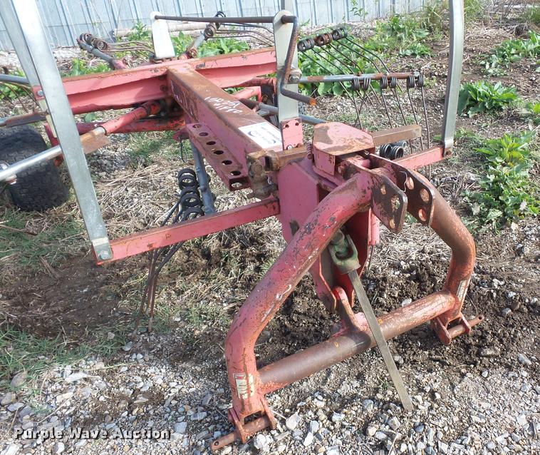 image for item L4372 Tonutti RW90-9 hay rake