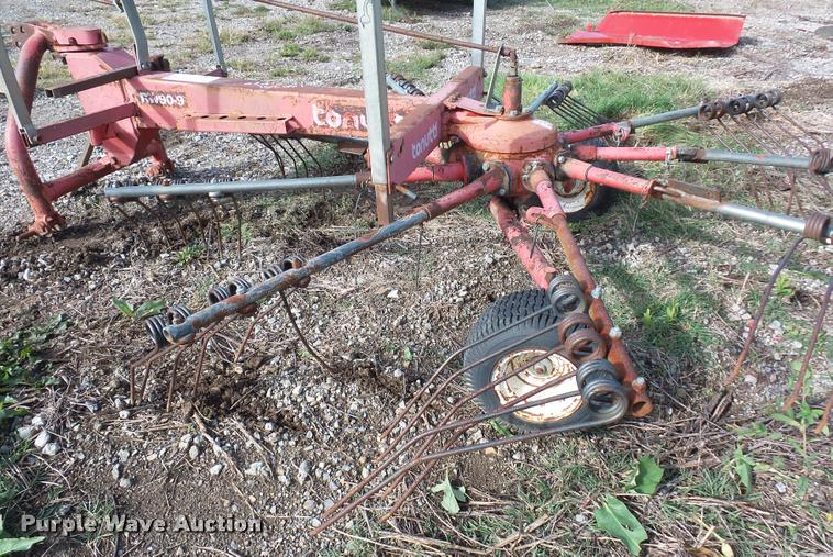 image for item L4372 Tonutti RW90-9 hay rake