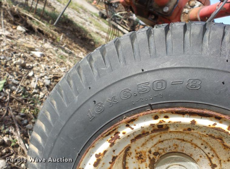 image for item L4372 Tonutti RW90-9 hay rake