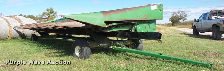 image for item L4374 John Deere 1243 corn head