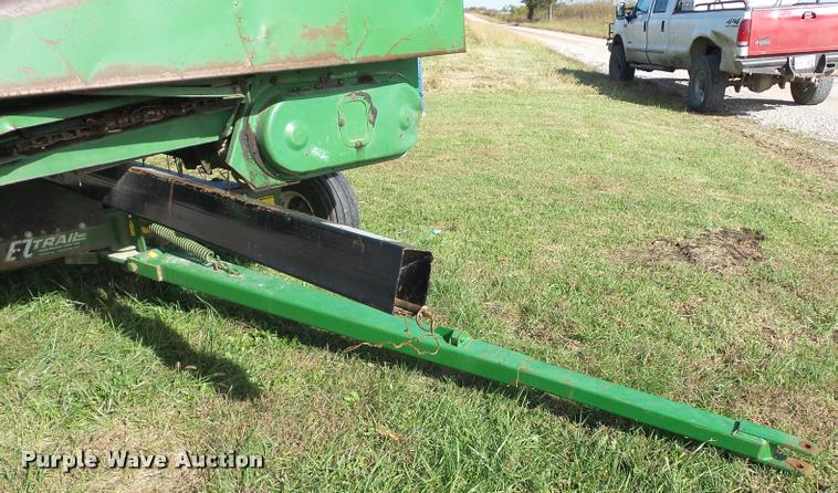 image for item L4374 John Deere 1243 corn head