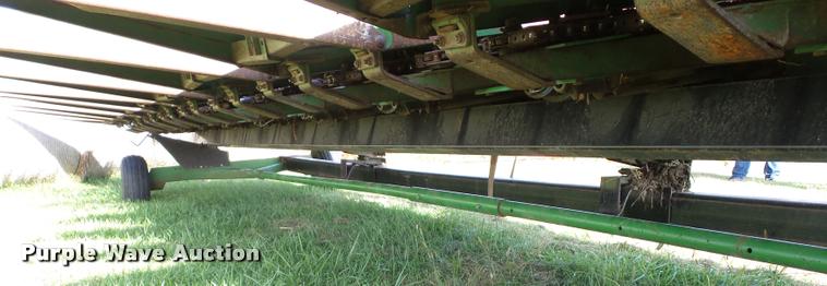 image for item L4374 John Deere 1243 corn head