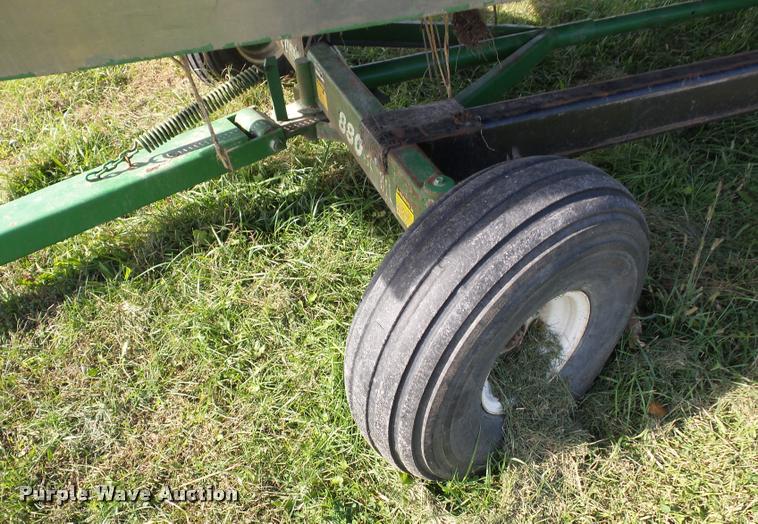 image for item L4374 John Deere 1243 corn head