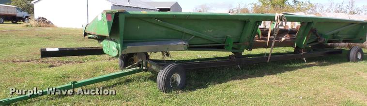 image for item L4374 John Deere 1243 corn head